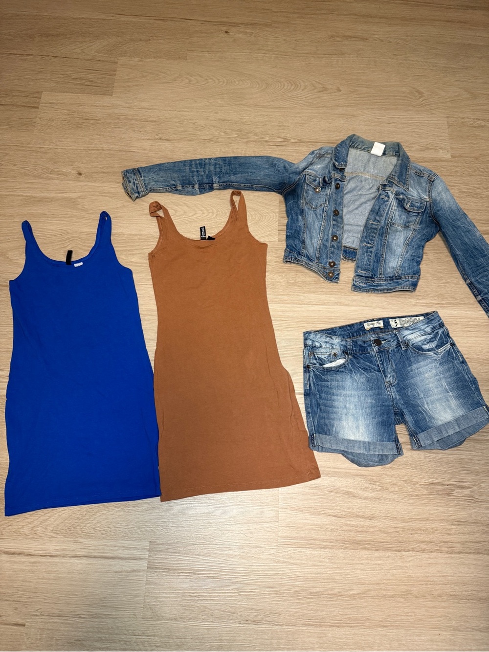 2 Sleeveless Dresses, Jean Shorts, and Denim Jacket Bundle